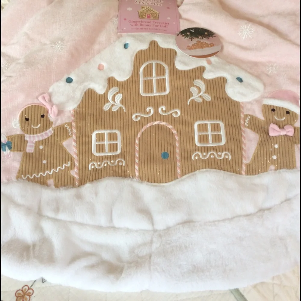 Christmas gingerbread house tree skirt
